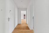 Wohnungsflur - Moderne 2-Zimmer-Wohnung mit Terrasse, Einbauküche und Carport-Stellplatz zu vermieten