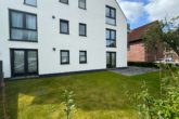 Garten zur Nutzung - Moderne 2-Zimmer-Wohnung mit Terrasse, Einbauküche und Carport-Stellplatz zu vermieten