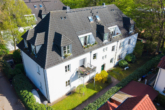Außenansicht - Loftartiges Wohnen in Sackgassenlage – Galerie, Kamin, Westbalkon und maßgefertigte Landhausküche