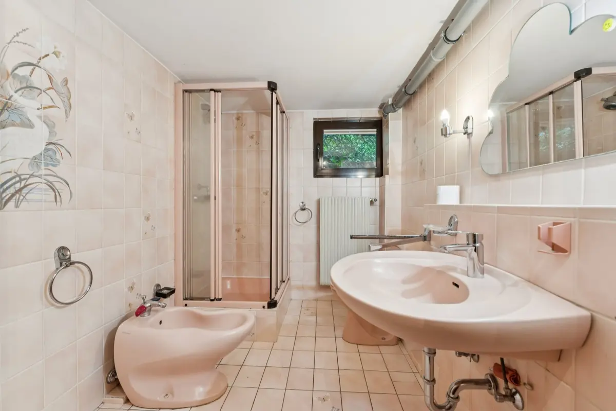 Duschbad im Souterrain