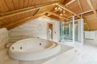 Wanne, Dusche, Doppelwaschtisch
