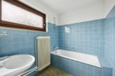 Badezimmer sowie - Altbauwohnung mit Potenzial – großzügige 4-Raum-Wohnung mit sonniger Terrasse