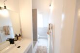 Frisch sanierte 3-Zimmer-Wohnung mit Südbalkon und ausgebautem Spitzboden - Modernes Bad