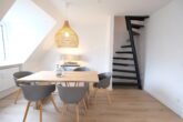 Hamburg-Sülldorf | Frisch sanierte 3-Zimmer-Wohnung mit Südbalkon und ausgebautem Spitzboden - Platz für einen großen Tisch